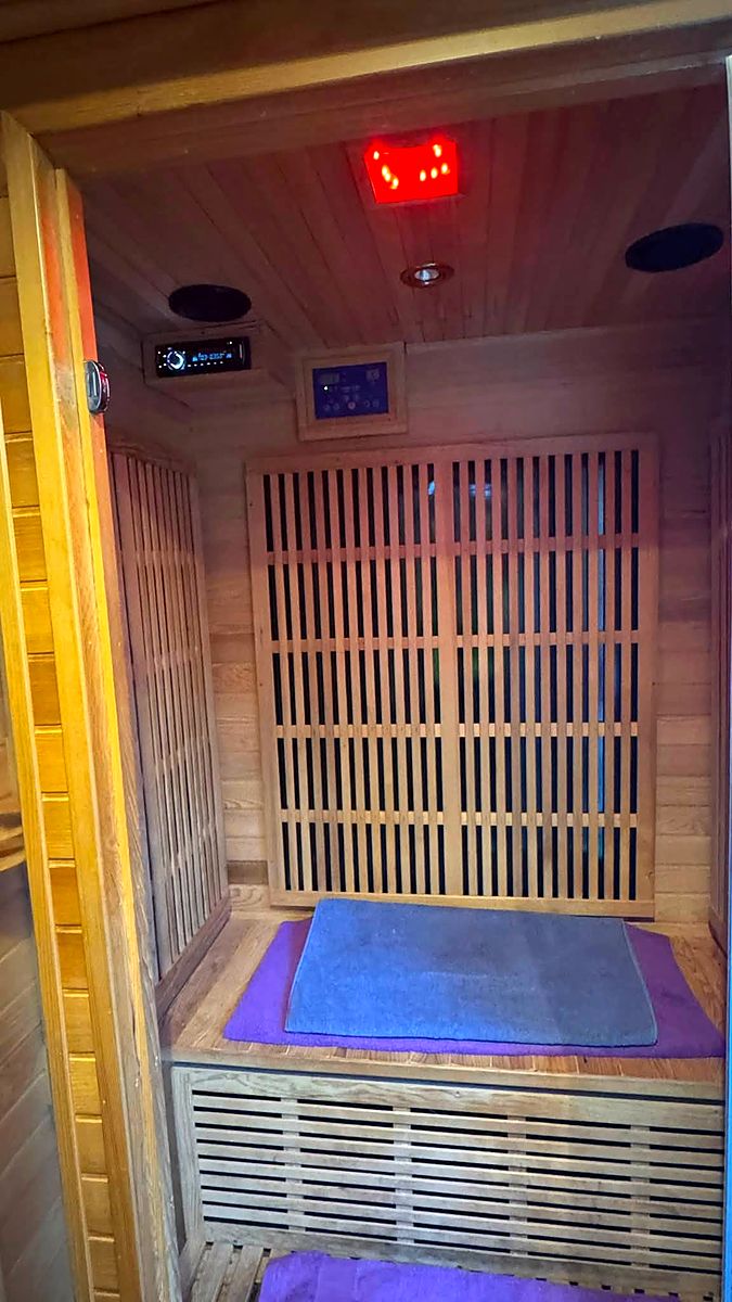 Free infrared sauna session promotion